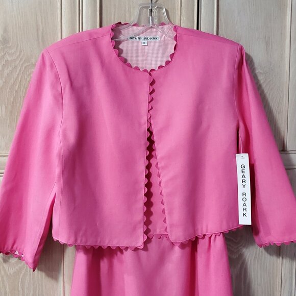 Classic Sheath Dress and Matching Jacket by Designer Geary Roark, Size 8 - Picture 2 of 16